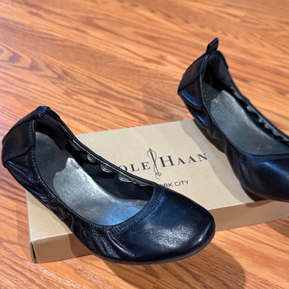 Cole Haan with Nike air collaboration Women's Elegant Black Flats